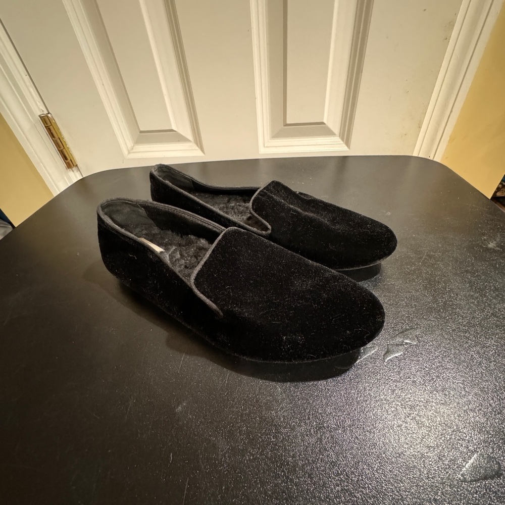 Birdies size 8 black velveteen flats with plush lining